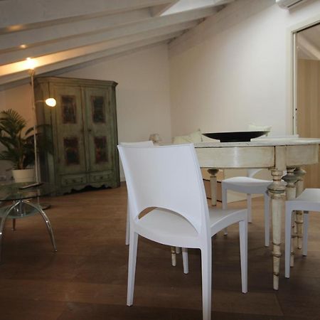 Mansarda Di Alice Lejlighed Desenzano del Garda Eksteriør billede