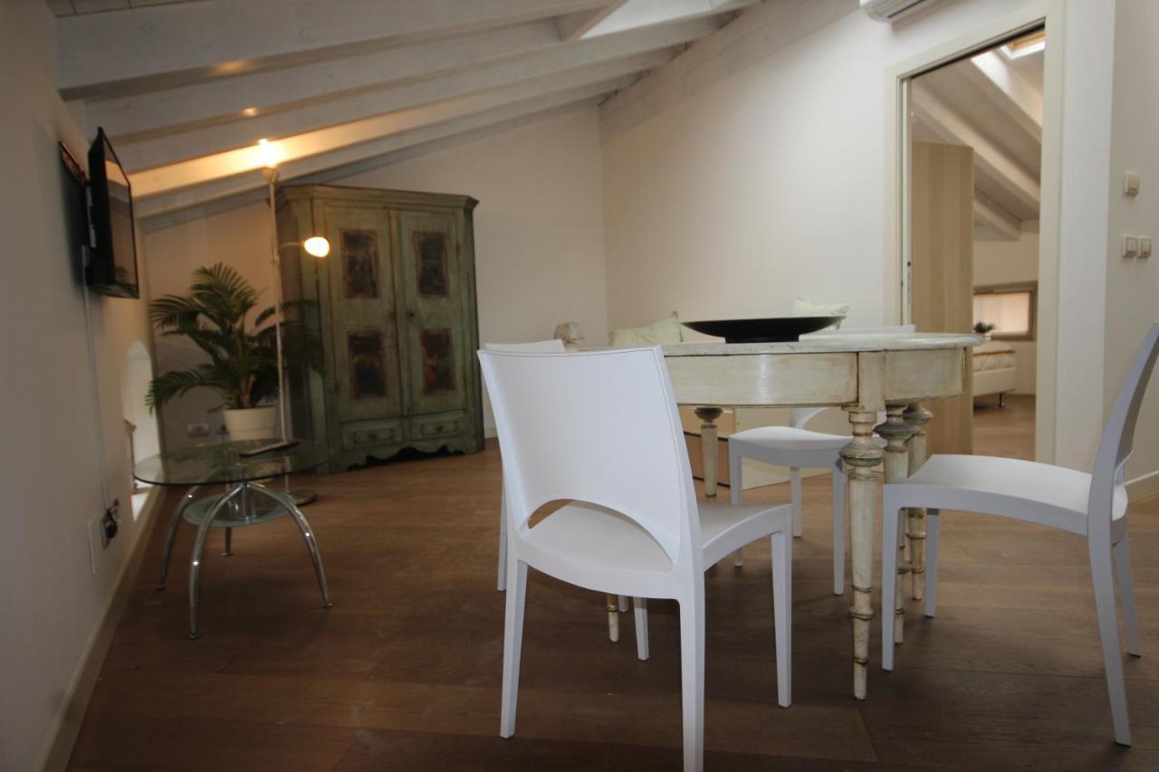 Mansarda Di Alice Lejlighed Desenzano del Garda Eksteriør billede